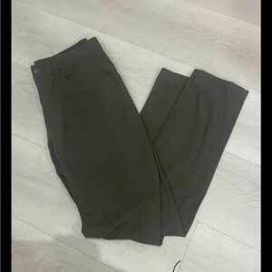 Vuori Meta Pant Athletic Slim Fit Dark Oregano Size 28 Leg Performance Stretch